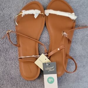 Universal Thread Brown Strappy Sandals